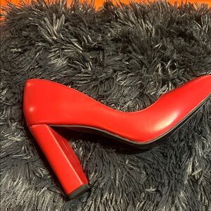Elegant Red Women's Pumps